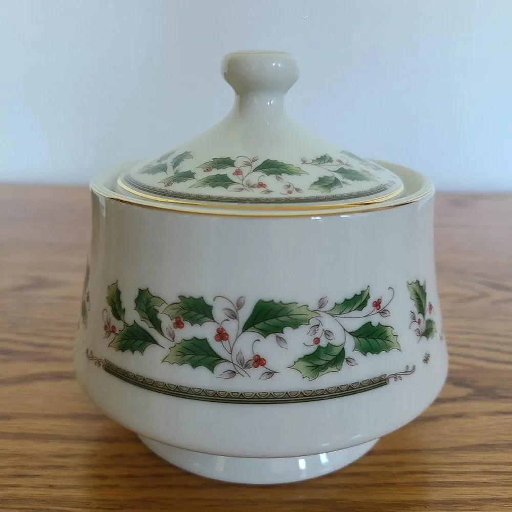 Vintage Royal Limited Holly Holiday China Christmas Sugar Bowl With Lid